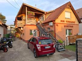 Mini Vendégház Budaörs โรงแรมในบูดาโอร์ช