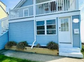 Classic Downtown OC Beach Cottage - Walk Everywhere
