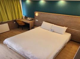Kyriad Cambrai, hotel in Cambrai