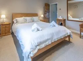 Cosy 2-Bed Stone Cottage in Gargrave by MCPI Hosting, Ideal for Families & Friends!