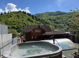 Pid skeleju, Hotel in Rachiw