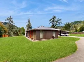 Walk to River: Myrtle Creek Studio Near I-5