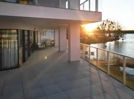 AKWARELE - Luksusowy Apartament z Widokiem na JEZIORAK, Duży Taras