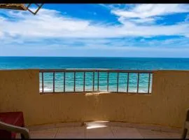 شقة فندقية علي البحر مباشرة Sea view apartment