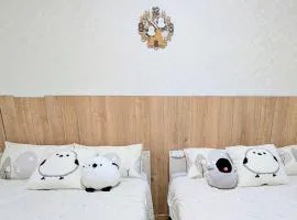 MIYAVI#101 3min walk from Narimasu Station, up to 6 people, spacious popular character room, Tokyo's largest Don Quijote