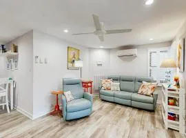 Town of Rehoboth Beach --- The Boxwood House - 21 Wilmington Ave #1E