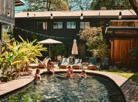 La Negra Surf Hotel, hotel sa Nosara