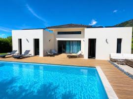 Charming Villa, Private Pool, hotel i Barbaggio