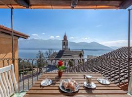 Red View Apartment - Happy Rentals, hotel em Ronco sopra Ascona