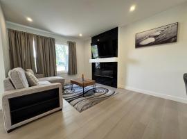 Spacious 4-Bedroom Home in NW Calgary, hotel a Calgary
