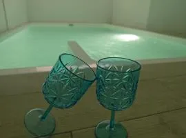 SeaSuites Turquoise - Casa premium con piscina interior privada y chillout