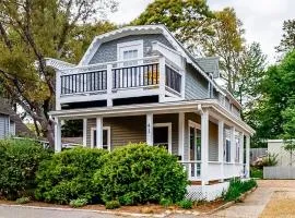 Oak Bluffs Cottage