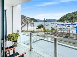Oxleys 205 one bedroom with sea views