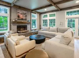 Lakeshore Luxury