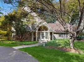 Trent Jones Cottage at Point O' Woods