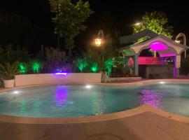 Hotel Maxim โรงแรมในกาออร์เล