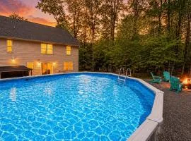 Modern 5BR, Kid-Friendly Home In Poconos with Pool Table