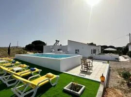 Villa Casa do Monte Private Pool near Galé Beach for 10 Guests, Albufeira