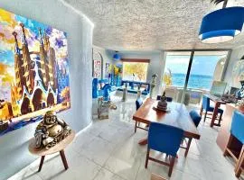 Espectacular Apto remodelado, de lujo y a pie de Playa con vista al mar