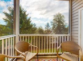 Creekwood --- 200 Pebble Dr, Unit #213, hotel a The Plantations