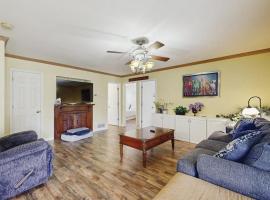 Moose's House --- 70 Radcliffe Rd., hotel a The Plantations