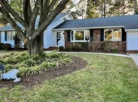 Country Manor - 27 Manor Dr