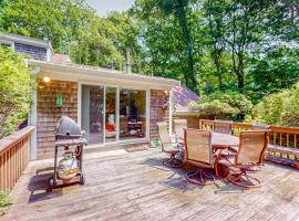 Falmouth Beachtown Getaway, Hotel in Falmouth