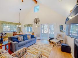 Uncle Warren's Retreat, hotel en Glen Arbor
