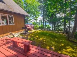 Smith Family Cottages- Lake House