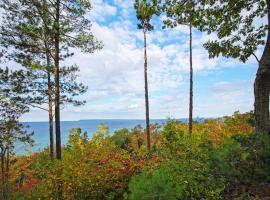Hawks Nest 58, hotel u gradu 'Glen Arbor'