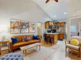 Arrowhead Resort - Stylish Retro Escape