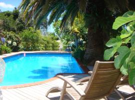 Colonial House Motel