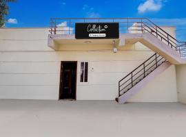 Super Collection O Sunset Point PB Road Dharwad Formerly Crystal Resort, hotel v mestu Dharwad