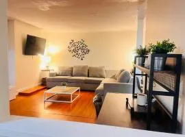 "Celeste" Stunning 5 bd, 2 ba home in Riverside on Celeste Dr