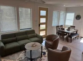 New 3BR Indigo Home King Bed Private Balcony!