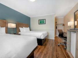 Econo Lodge Inn & Suites, hotel Kelownában
