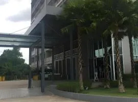 Chaisaeng Villa