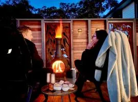 Kanga Views-Cozy Winter Couples Retreat