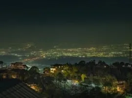 The Dew Drops Kasauli I Near Mall Road Kasauli I Sun Set View I Open Terrace I Bath Tub I Multi-Cuisine