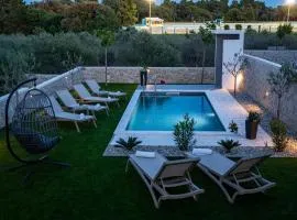 Salt & Stone - apartment with private pool