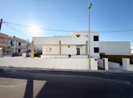 Donna Ginevra Rooms - A soli 300m dalla Spiaggia