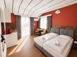 Modern Studio Nr 10 private Kitchenette and Bathroom, hotel v destinaci Limassol
