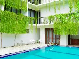 Traveller's Hotel Hikkaduwa