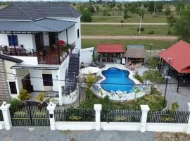 Kymer Serenity Lodge