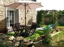Cottage de charme en pierres à 25 mn de la côte de Granit rose