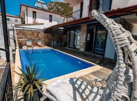 Luxury Villa Meri with Pool and Jakuzi in Kaş, Hotel in Kaş