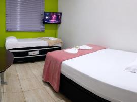 Jams Hostel - Pousada perto da Ufcat, hotel di Catalão