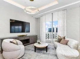 Luxury 3 Bedroom Oceanfront Penthouse with Views