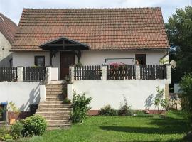 Ferienhaus Sonnenterrasse mit Grill und Garten, Hotel in Gerstenberg