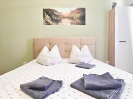 Single room Perfect for single or couples!, hotel i Chiajna